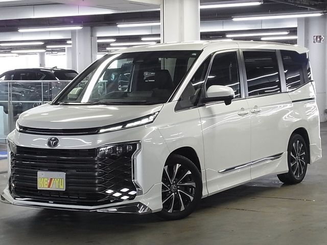 TOYOTA VOXY 2022