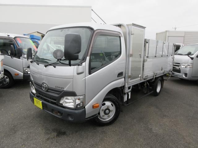 TOYOTA DYNA 2017