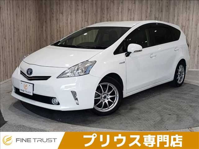 TOYOTA PRIUS ALPHA 2013