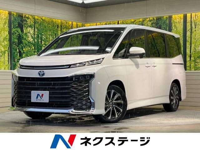 TOYOTA VOXY HYBRID 2024