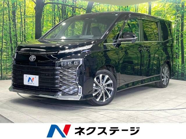 TOYOTA VOXY 2023