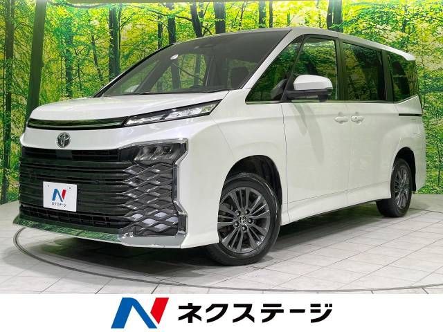 TOYOTA VOXY 4WD 2022