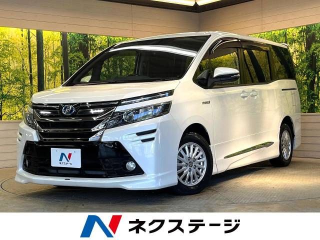 TOYOTA VOXY HYBRID 2014