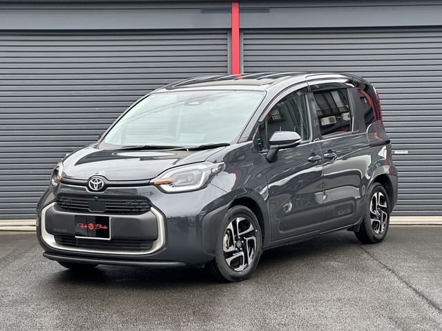 TOYOTA SIENTA HYBRID 2022