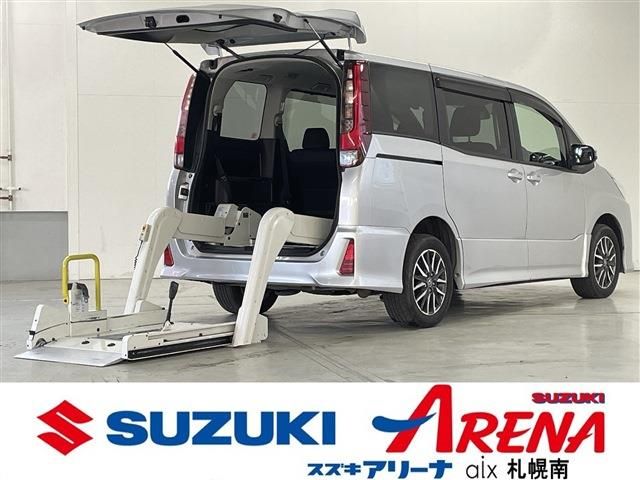 TOYOTA NOAH 4WD 2016