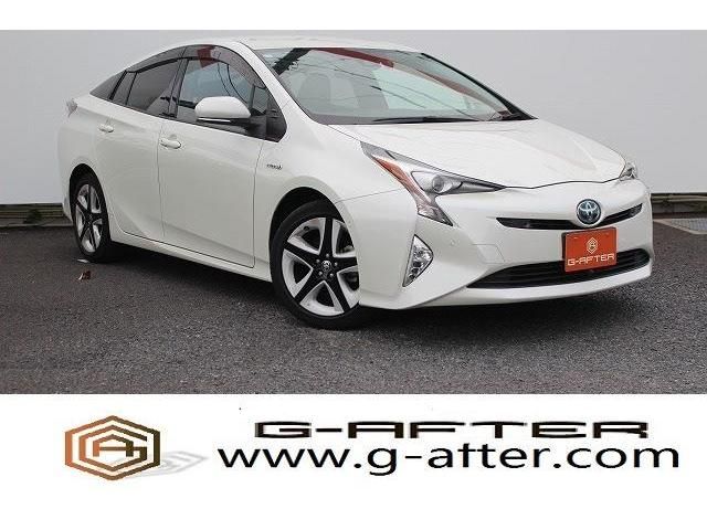 TOYOTA PRIUS 2017