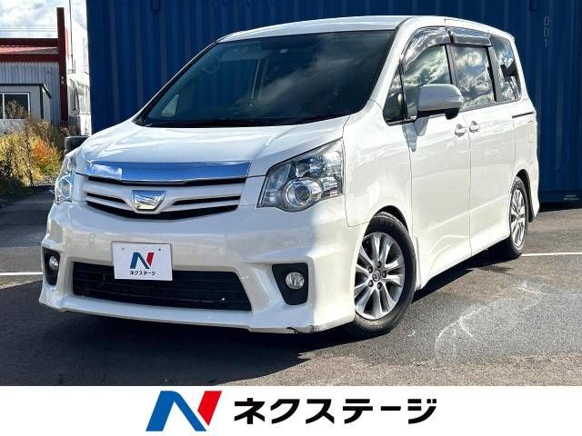 TOYOTA NOAH 4WD 2013