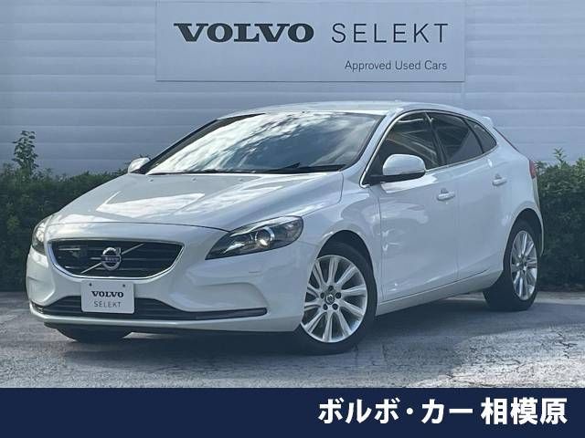 VOLVO V40 2015