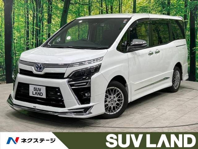 TOYOTA VOXY HYBRID 2021