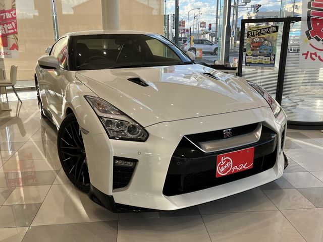 NISSAN GT-R 2022