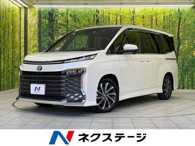 TOYOTA VOXY 2022