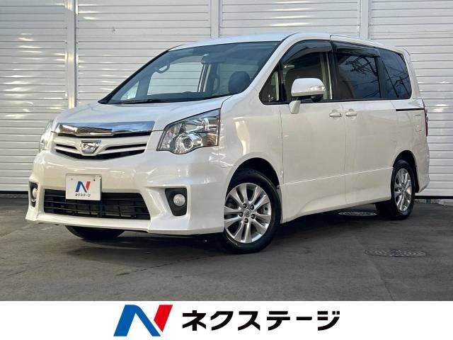 TOYOTA NOAH 2011