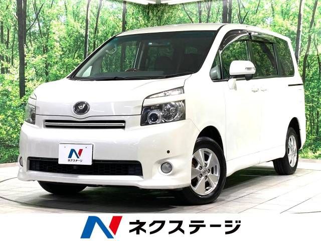 TOYOTA VOXY 4WD 2009