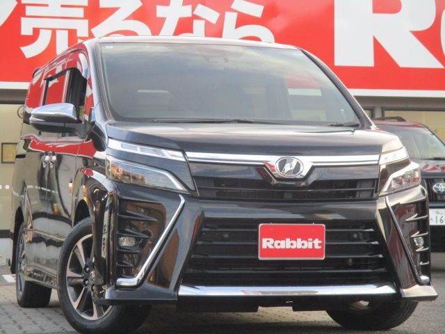 TOYOTA VOXY 2019