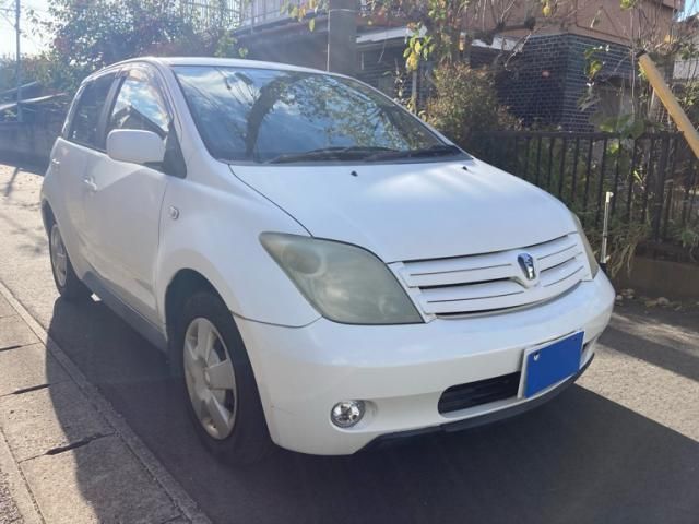 TOYOTA IST 2002