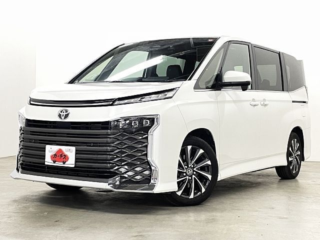 TOYOTA VOXY 2024