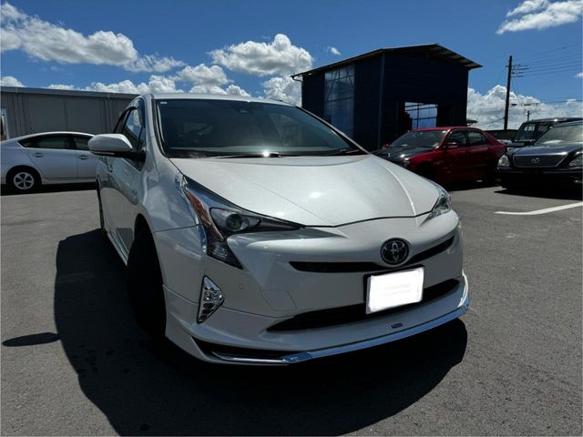 TOYOTA PRIUS 2017