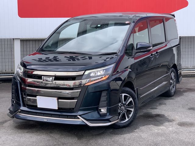 TOYOTA NOAH 2017