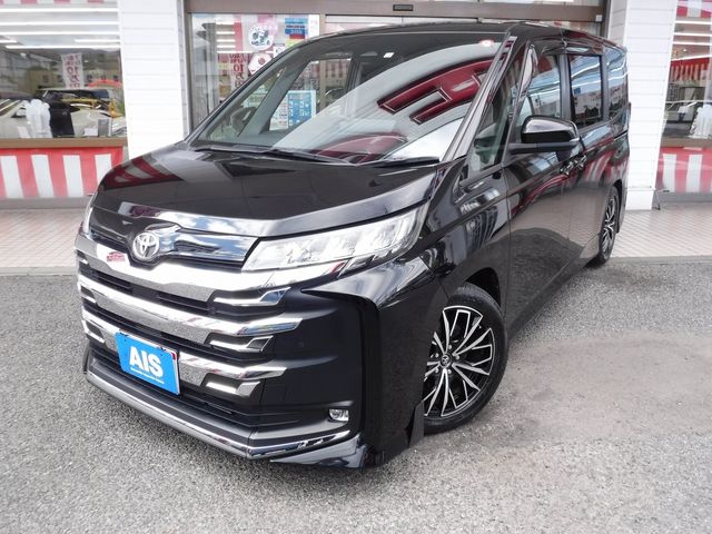 TOYOTA NOAH 2022