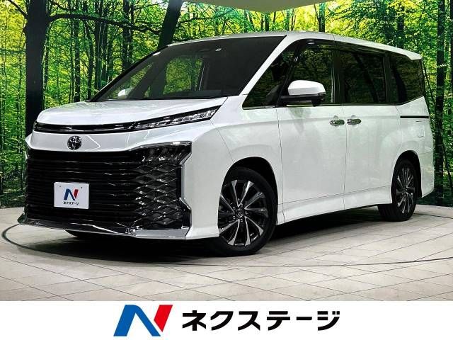 TOYOTA VOXY 2022