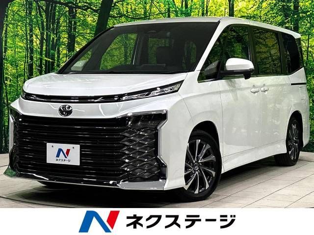 TOYOTA VOXY 2023