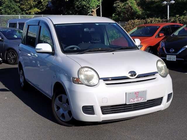 TOYOTA SIENTA 2010