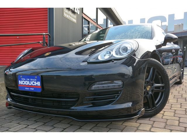 PORSCHE PANAMERA 2012