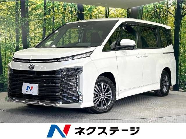 TOYOTA VOXY 2023