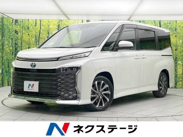 TOYOTA VOXY HYBRID 2022