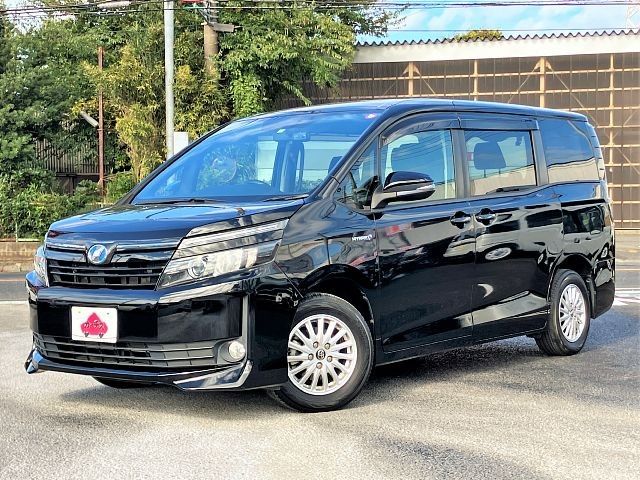 TOYOTA VOXY HYBRID 2015