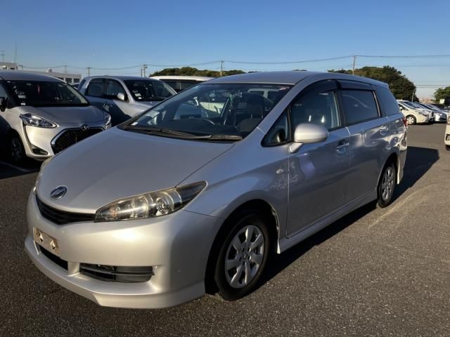 TOYOTA WISH 2010