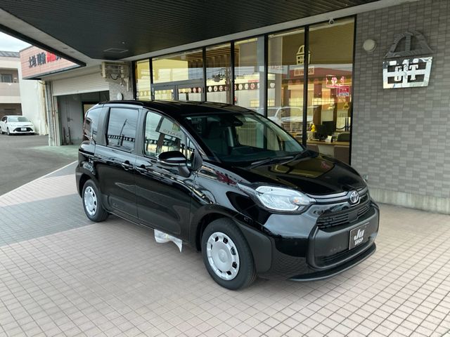 TOYOTA SIENTA HYBRID 2024