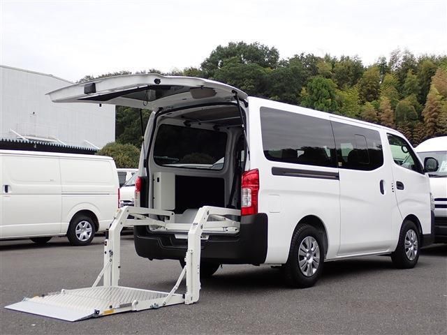 NISSAN NV350 CARAVAN 2022