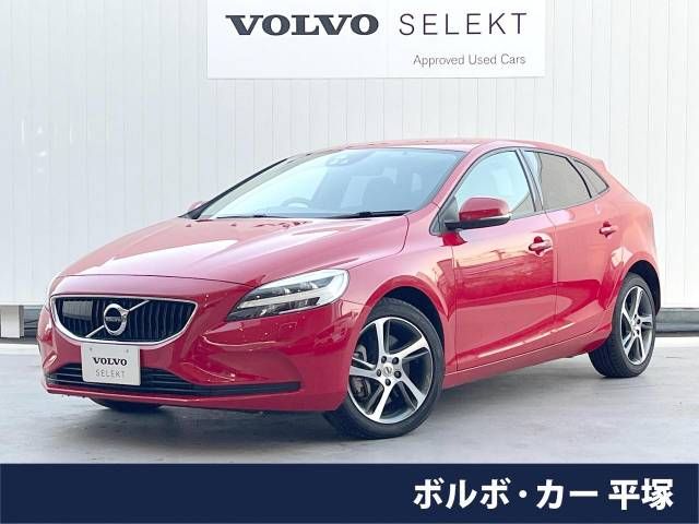 VOLVO V40 2018