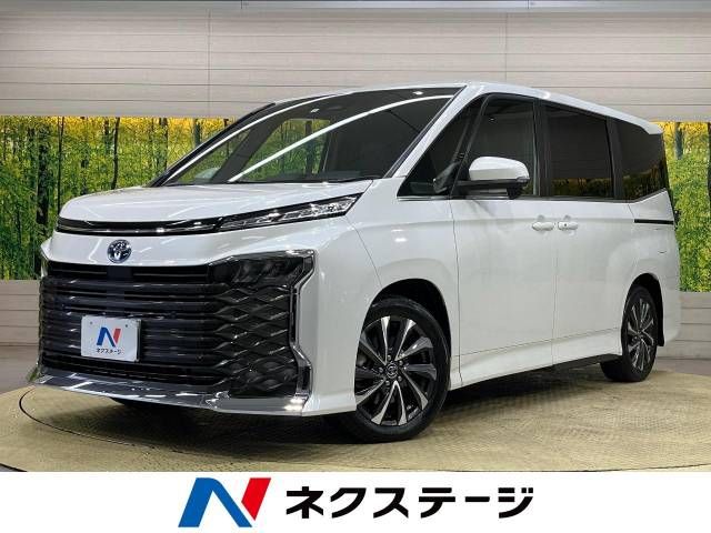 TOYOTA VOXY HYBRID 2023