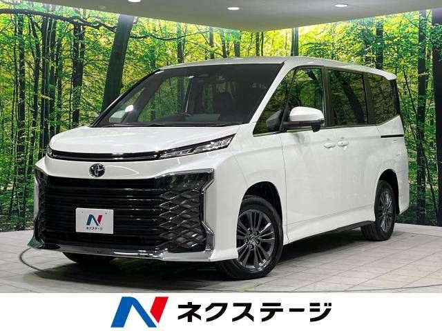 TOYOTA VOXY 4WD 2023