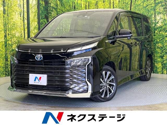 TOYOTA VOXY HYBRID 2022