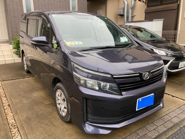 TOYOTA VOXY 2014