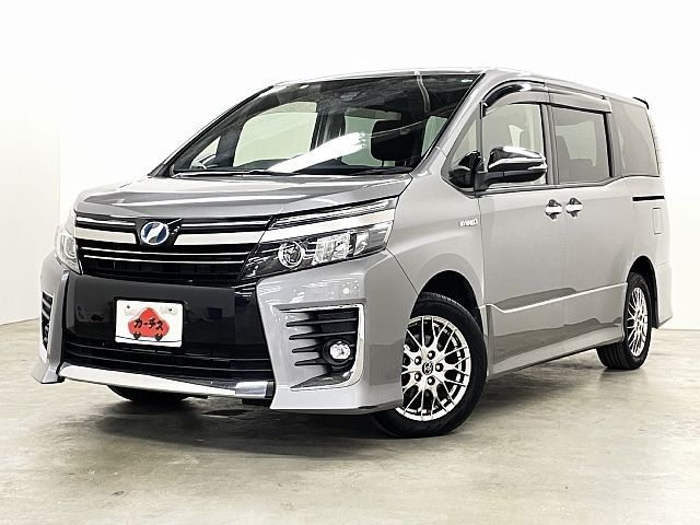 TOYOTA VOXY HYBRID 2017