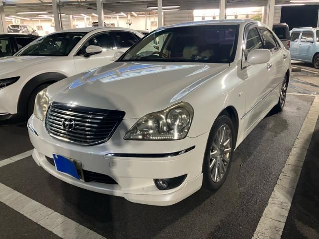 TOYOTA CROWN MAJESTA 2004