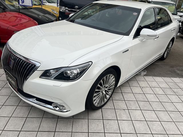 TOYOTA CROWN MAJESTA HYBRID 2014