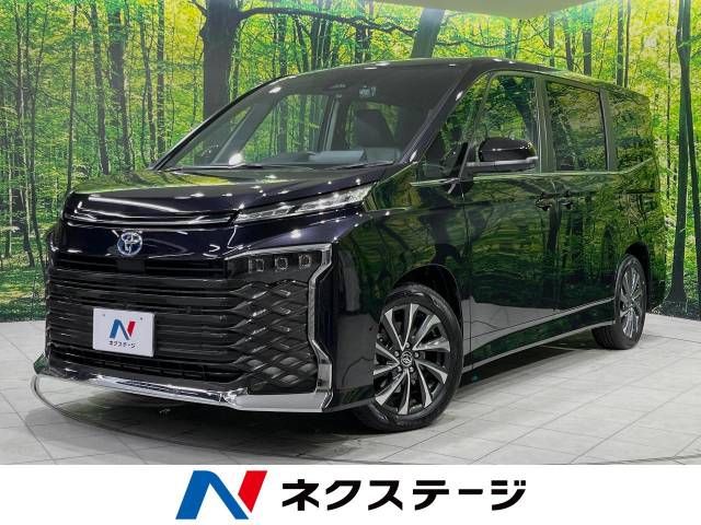 TOYOTA VOXY HYBRID 2023