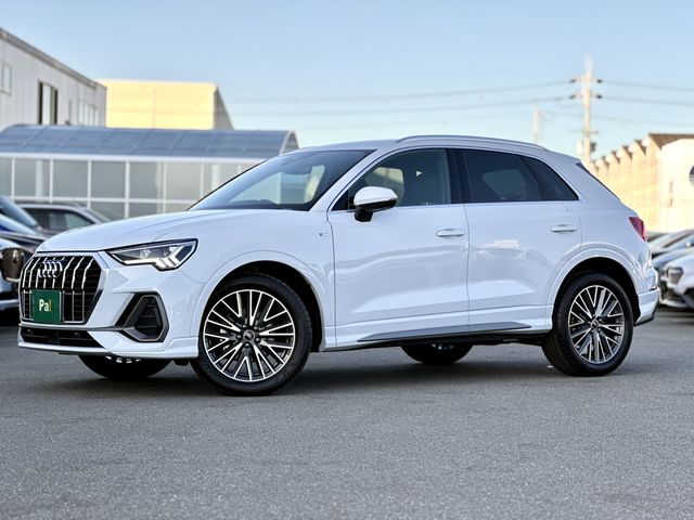 AUDI Q3 2024