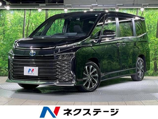 TOYOTA VOXY HYBRID 2022