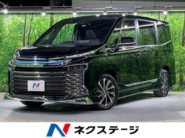 TOYOTA VOXY HYBRID 2022