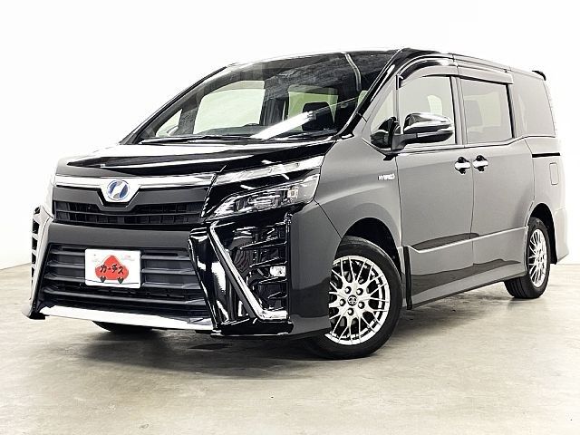 TOYOTA VOXY HYBRID 2018