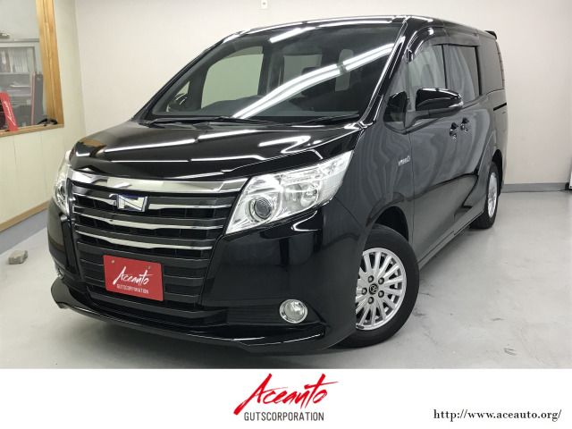 TOYOTA NOAH 2015