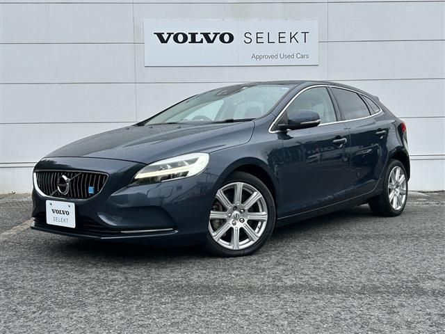 VOLVO V40 2017