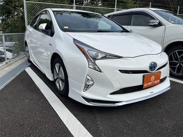 TOYOTA PRIUS 2016