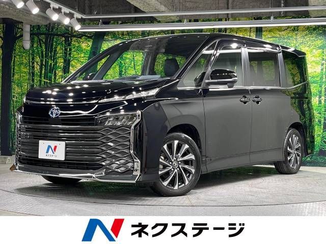 TOYOTA VOXY HYBRID 2023